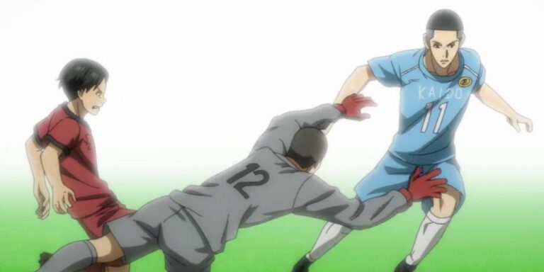Yoshitsune avoiding opponents in Aoashi
