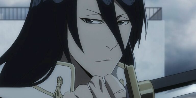 Byakuya-Kuchiki-confidently-holding-his-zanpakuto-1